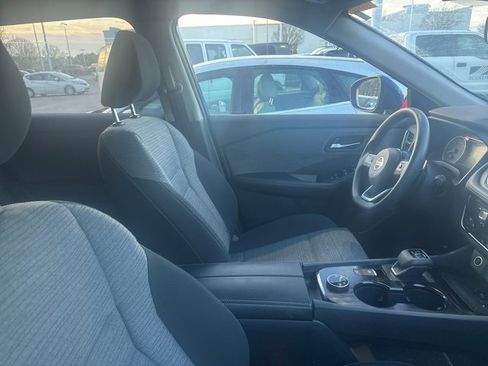 Used 2021 Nissan Rogue SV image 13