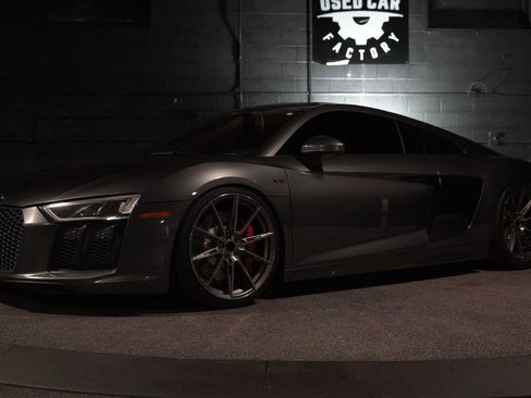 Used 2017 Audi R8 V10 AWD/4WD image 1