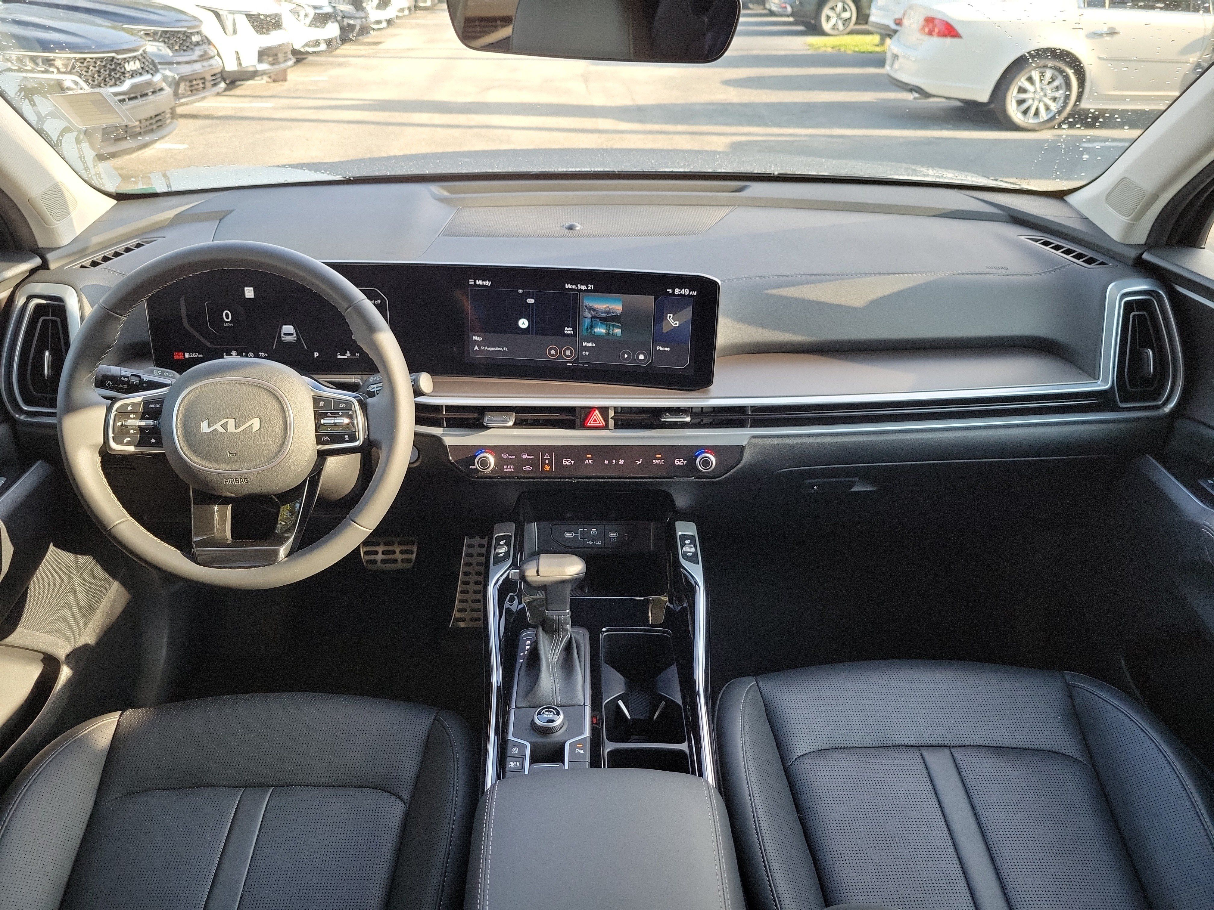 Certified 2025 Kia Sorento SX FWD image 16