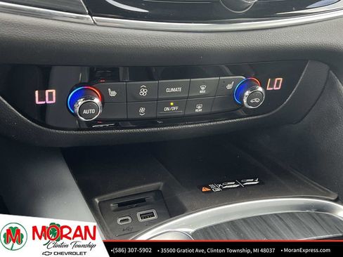 Certified 2024 Buick Enclave Essence image 22