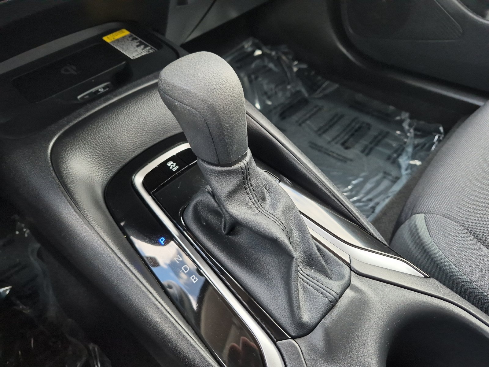 Used 2026 Toyota Corolla LE w/ LE Premium Package FWD image 17