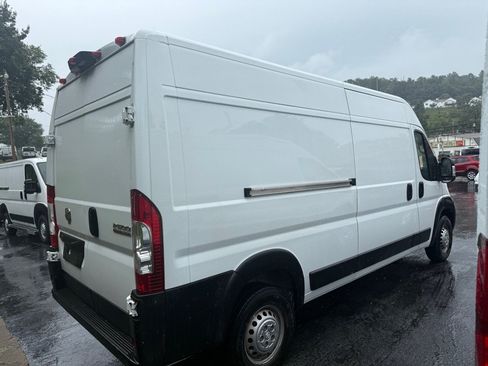 Used 2025 RAM ProMaster 2500 w/ Convenience Group FWD image 2