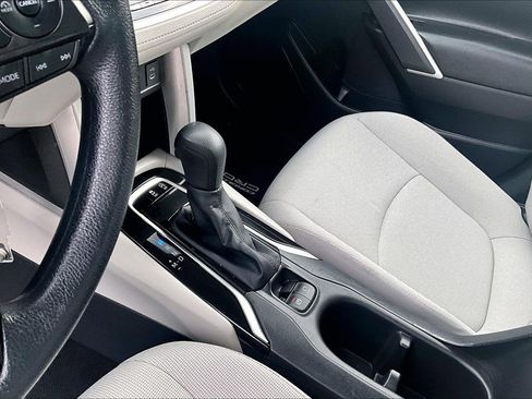 Used 2024 Toyota Corolla Cross L image 15