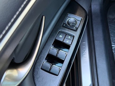 Certified 2025 Lexus ES 350 w/ Accessory Package (Z1) image 27