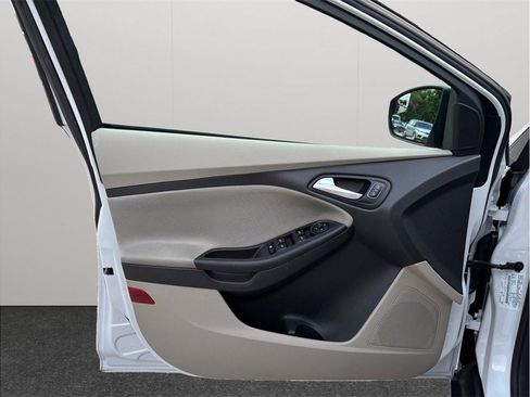 Used 2015 Ford Focus SE FWD image 15