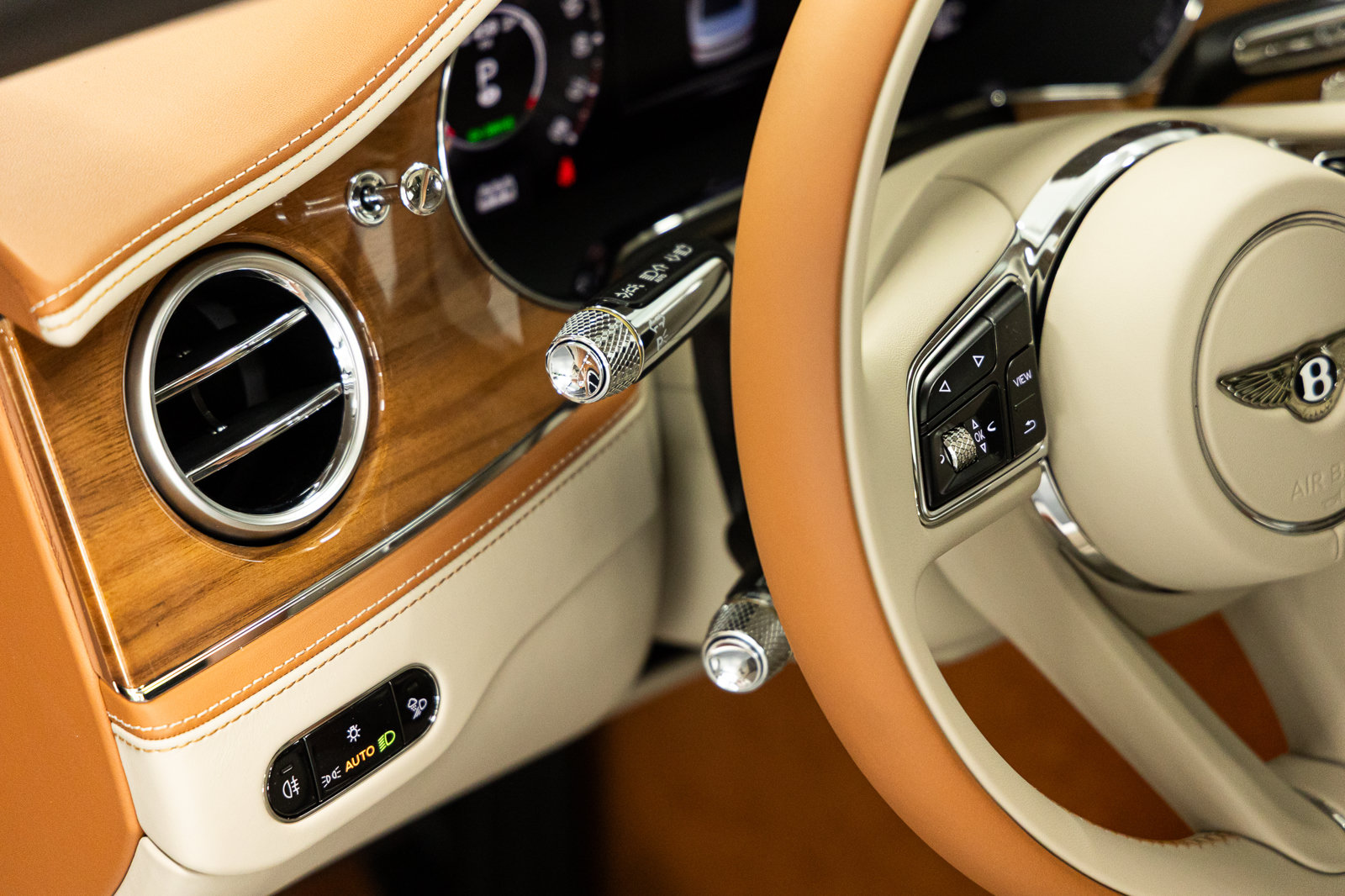 Used 2026 Bentley Flying Spur V8 AWD/4WD image 30