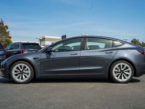 Used 2022 Tesla Model 3 RWD image 4