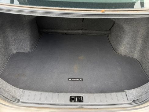 Used 2017 Nissan Versa SV FWD image 19