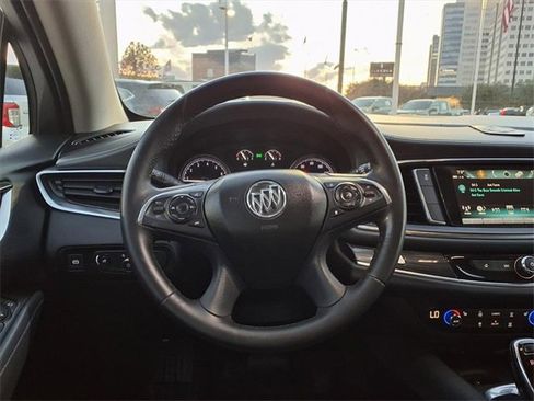 Used 2019 Buick Enclave Essence image 11