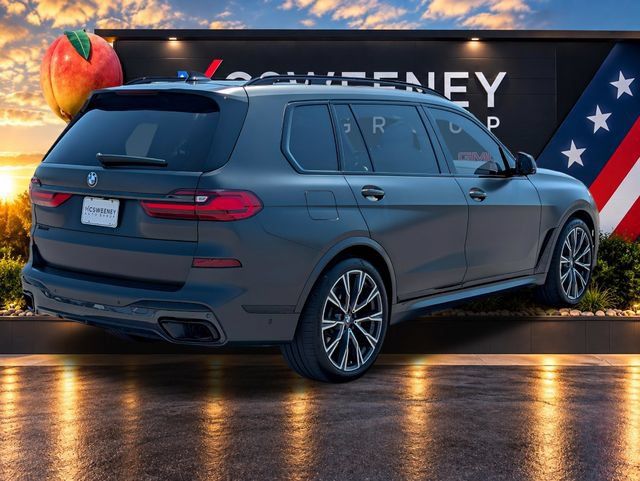 Used 2022 BMW X7 xDrive40i w/ M Sport Package AWD/4WD image 5