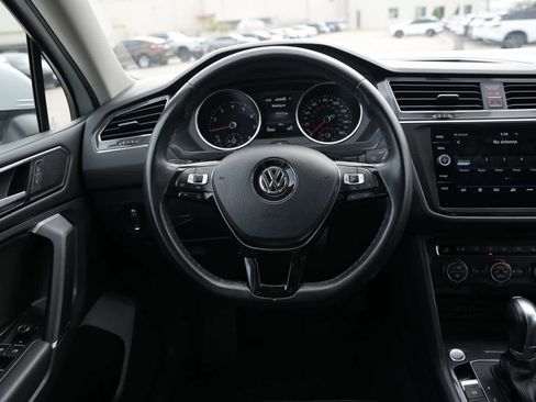 Used 2018 Volkswagen Tiguan SE w/ 3rd Row Seat Package AWD/4WD image 9