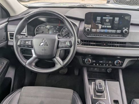 Used 2024 Mitsubishi Outlander SE FWD image 32