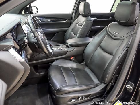 Used 2020 Cadillac XT6 Premium Luxury AWD/4WD image 12