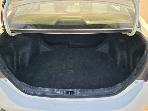 Used 2016 Toyota Corolla LE image 25