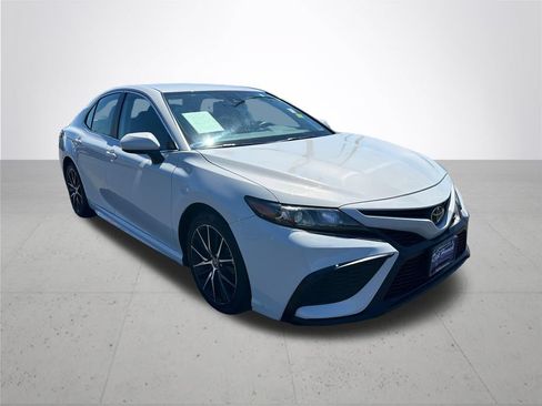 Used 2024 Toyota Camry SE w/ Cold Weather Package AWD/4WD image 5