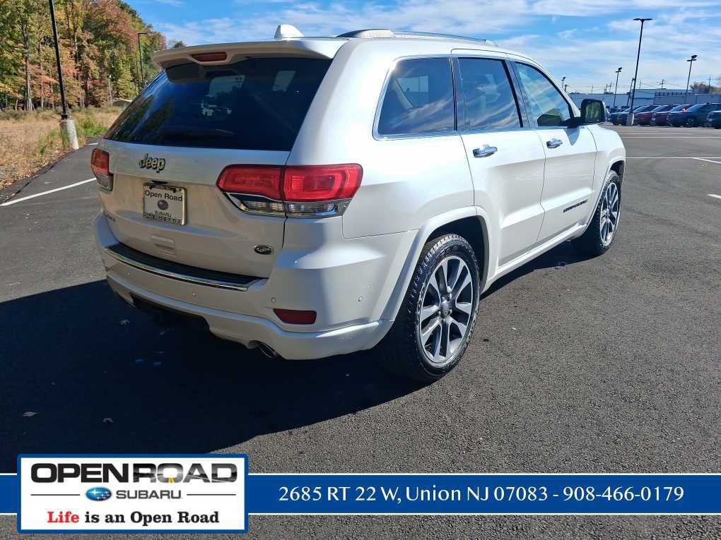 Used 2018 Jeep Grand Cherokee Overland AWD/4WD image 4