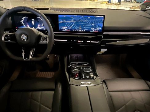 New 2026 BMW 530i xDrive w/ M Sport Package AWD/4WD image 5