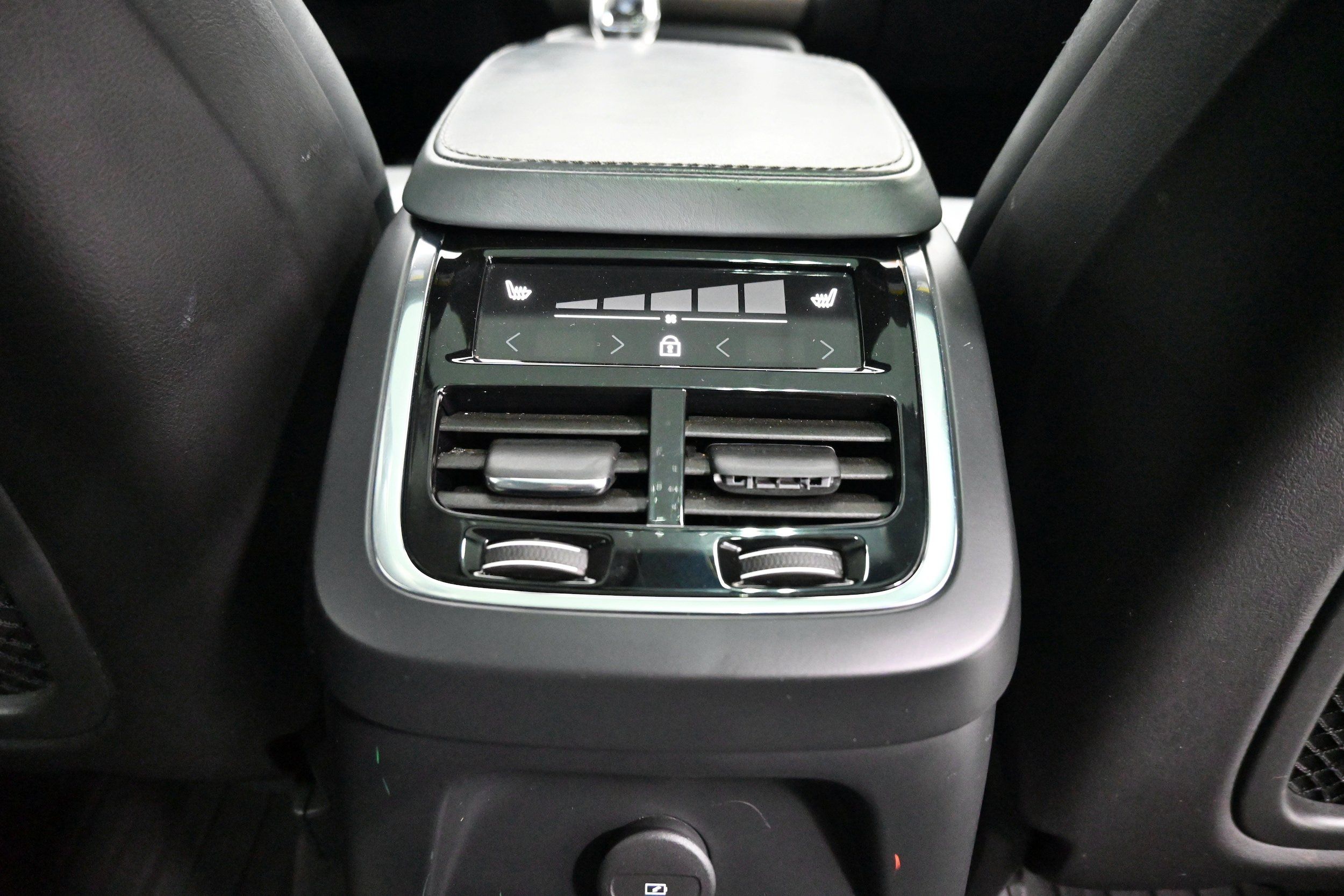 Used 2021 Volvo XC90 T8 Inscription w/ Advanced Package AWD/4WD image 32