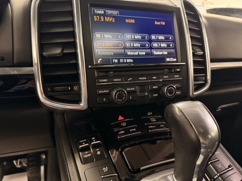 Used 2014 Porsche Cayenne Diesel AWD/4WD image 27