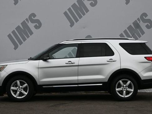Used 2019 Ford Explorer XLT w/ Equipment Group 201A FWD image 6