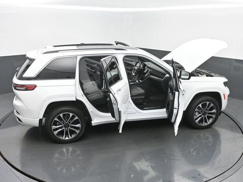 Used 2023 Jeep Grand Cherokee Overland image 65