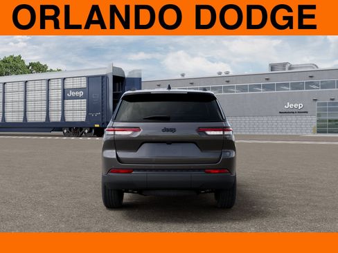 New 2025 Jeep Grand Cherokee L Altitude RWD image 7