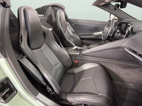 Used 2024 Chevrolet Corvette Stingray Convertible w/ Z51 Performance Package RWD image 32