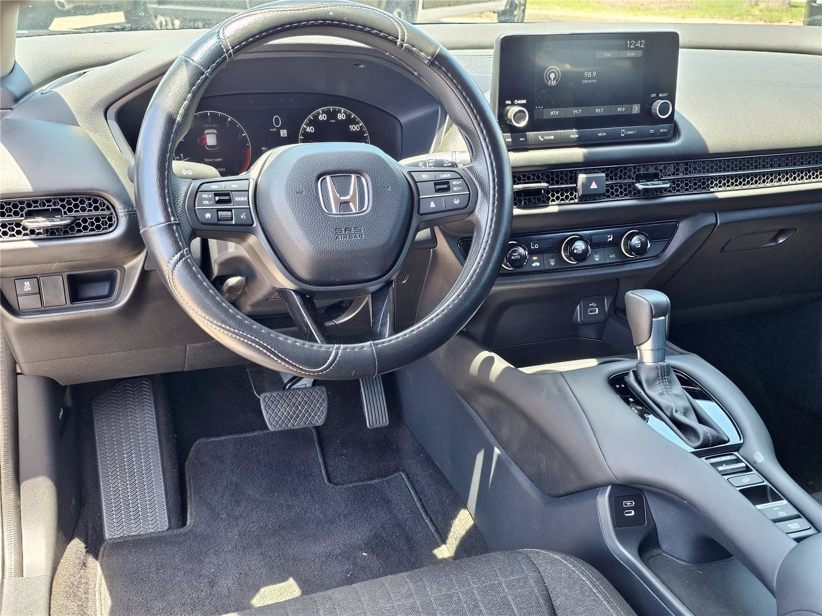 Used 2025 Honda HR-V LX image 32
