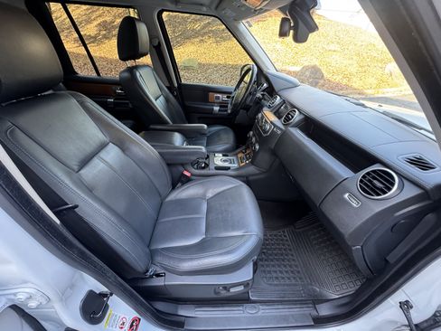 Used 2016 Land Rover LR4 HSE LUX image 37