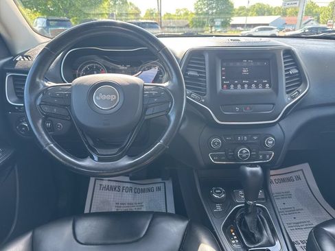 Used 2020 Jeep Cherokee Latitude Plus AWD/4WD image 4