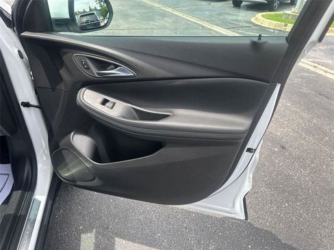 Used 2022 Buick Encore GX Preferred w/ Cold Weather Comfort Package FWD image 10