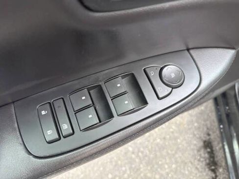 Used 2007 Cadillac DTS Luxury I w/ Sun And Sound Package image 35