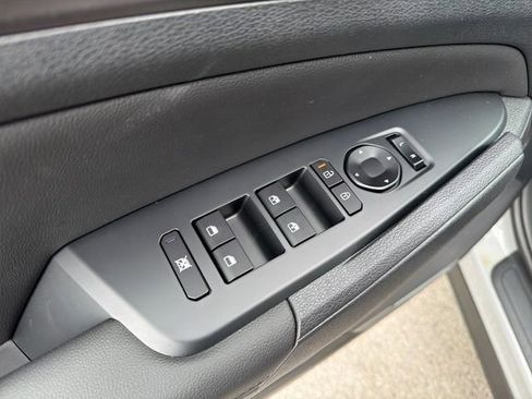 New 2026 Kia Sportage EX FWD image 17