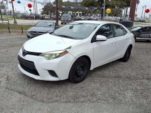 Used 2015 Toyota Corolla LE FWD image 5
