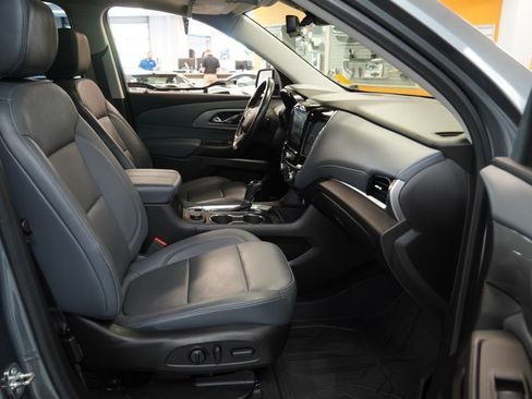 Used 2018 Chevrolet Traverse LT w/ LPO, Cargo Package AWD/4WD image 39