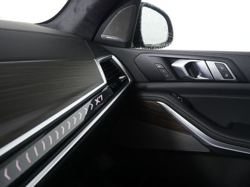 Used 2026 BMW X7 xDrive40i w/ M Sport Package image 27