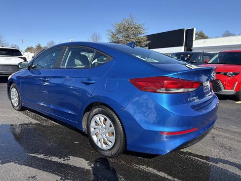 Used 2017 Hyundai Elantra SE image 3