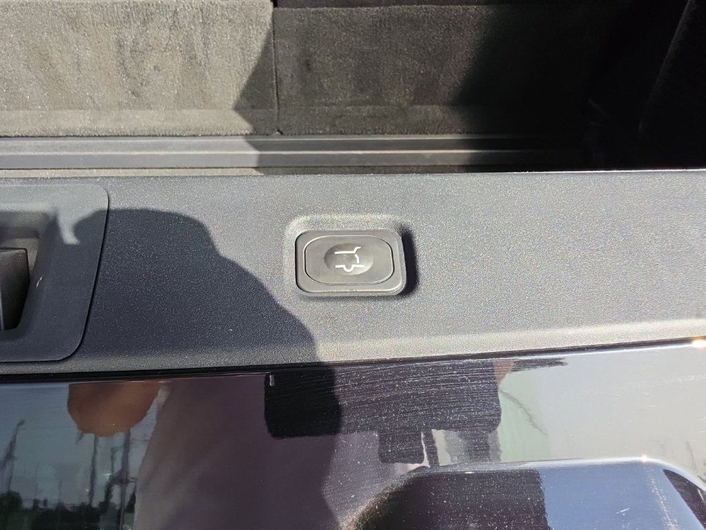 Used 2025 Ford Expedition Tremor AWD/4WD image 33