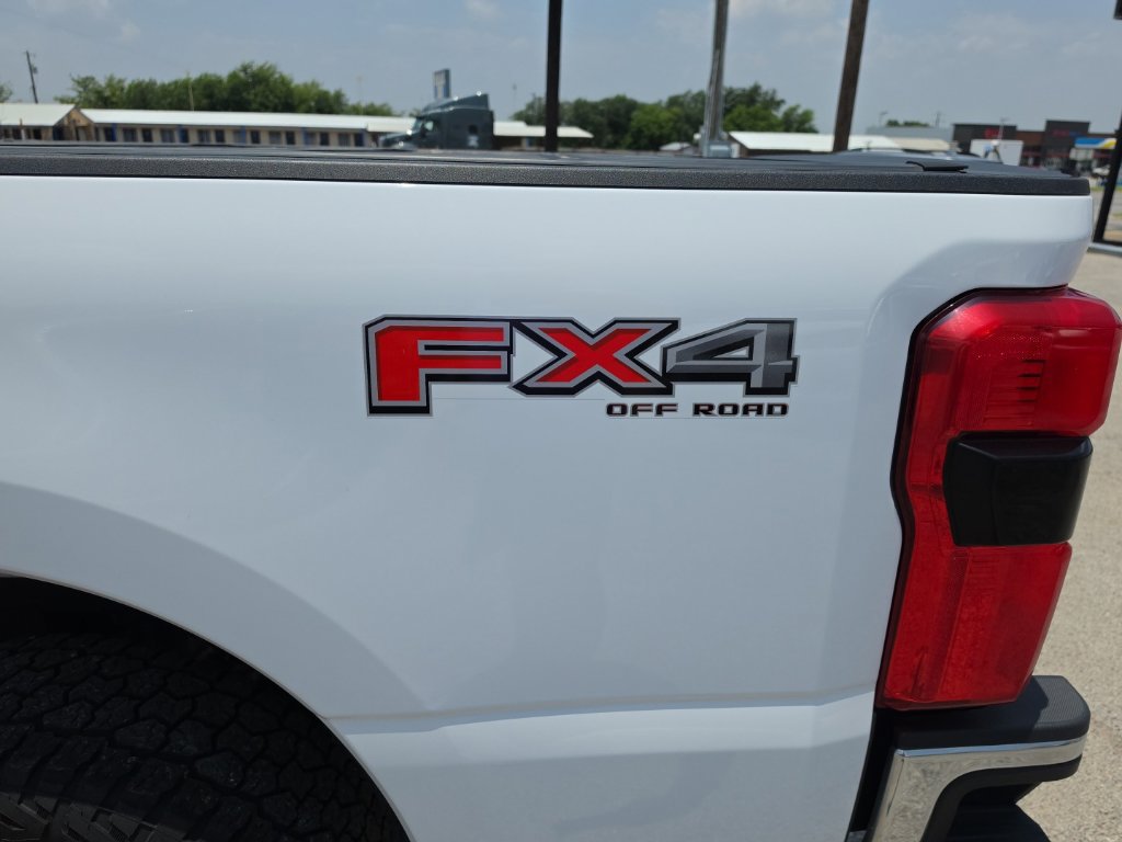 Used 2024 Ford F250 Lariat w/ FX4 Off-Road Package AWD/4WD image 8