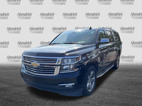 Used 2020 Chevrolet Suburban Premier AWD/4WD image 5
