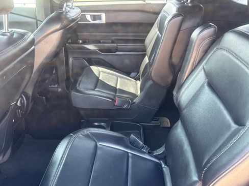 Used 2020 Ford Explorer XLT w/ Equipment Group 202A RWD image 44