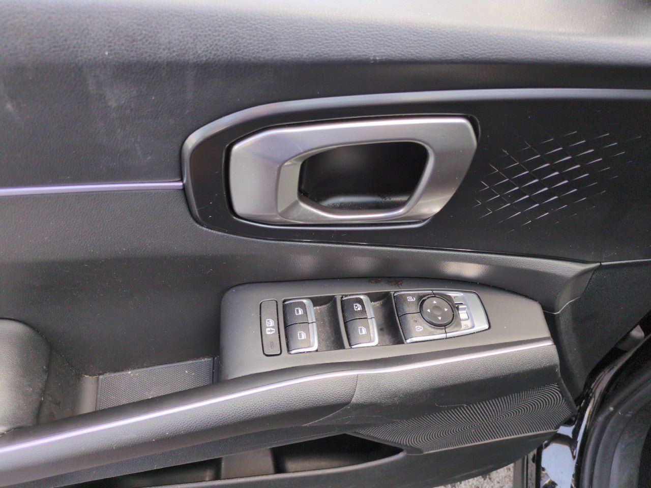 Certified 2023 Kia Sorento LX FWD image 12