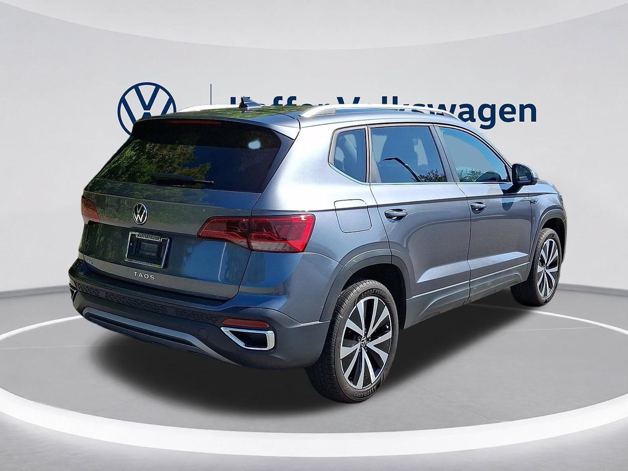 Used 2023 Volkswagen Taos SE FWD image 6