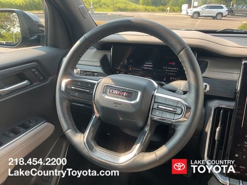 Used 2024 GMC Acadia Elevation AWD/4WD image 18