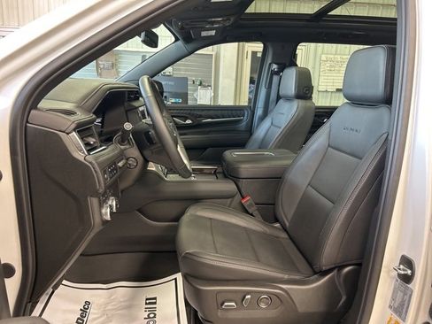 Used 2024 GMC Yukon Denali image 10