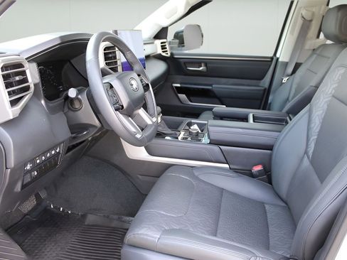 Used 2024 Toyota Tundra Limited AWD/4WD image 8