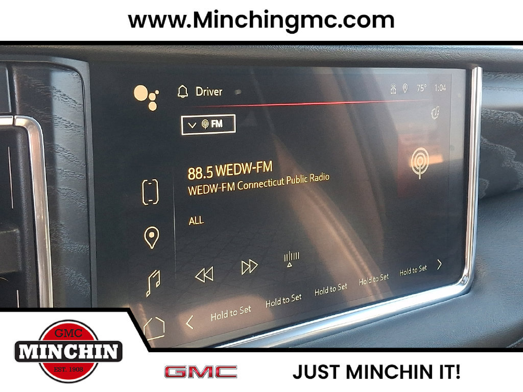 Used 2022 GMC Yukon XL Denali w/ Denali Premium Package AWD/4WD image 19