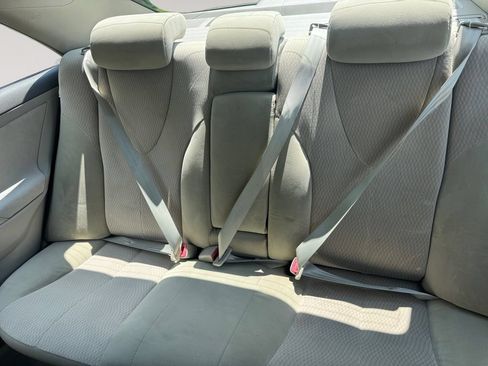 Used 2011 Toyota Camry LE FWD image 13