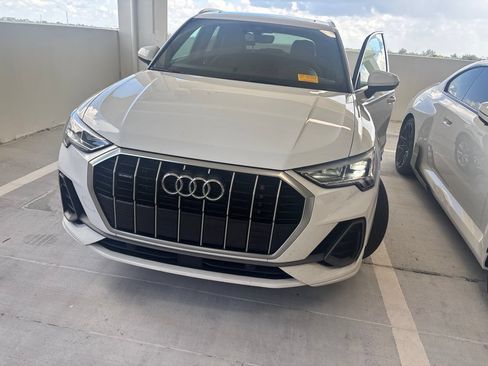 Used 2024 Audi Q3 2.0T Premium w/ Convenience Package AWD/4WD image 1