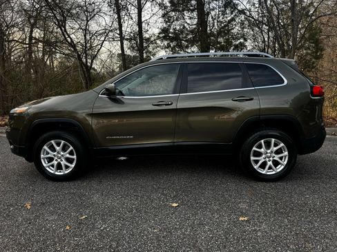 Used 2015 Jeep Cherokee Latitude w/ Comfort/Convenience Group image 4